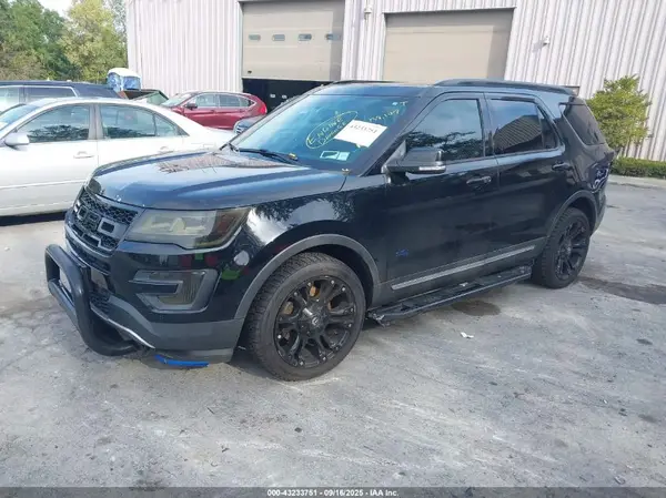 1FM5K8F81HGD24438 2017 FORD EXPLORER - Image 2