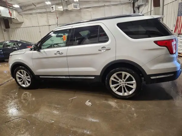 1FM5K8F81JGA18300 2018 FORD EXPLORER - Image 2
