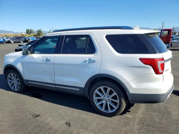 1FM5K8F84HGC15102 2017 FORD EXPLORER - Image 2