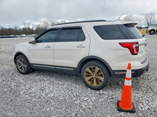 1FM5K8F84JGB00327 2018 FORD EXPLORER - Image 2