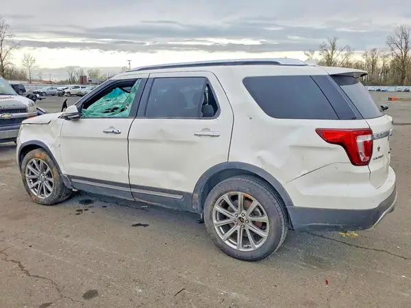 1FM5K8F86GGA18933 2016 FORD EXPLORER - Image 2