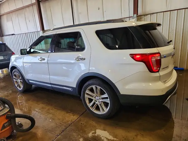 1FM5K8FH2HGA72957 2017 FORD EXPLORER - Image 2