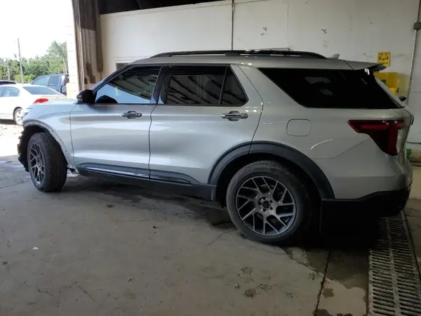 1FM5K8GC1LGB33940 2020 FORD EXPLORER - Image 2