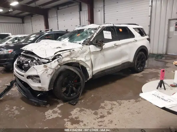 1FM5K8GC1NGB60428 2022 FORD EXPLORER - Image 2