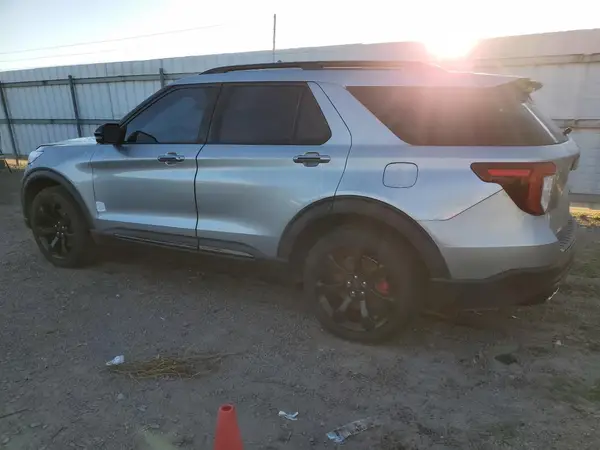 1FM5K8GC3LGC79563 2020 FORD EXPLORER - Image 2