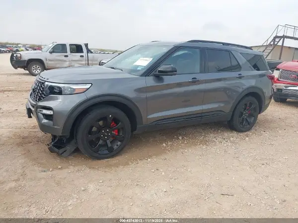 1FM5K8GC4PGA78017 2023 FORD EXPLORER - Image 2