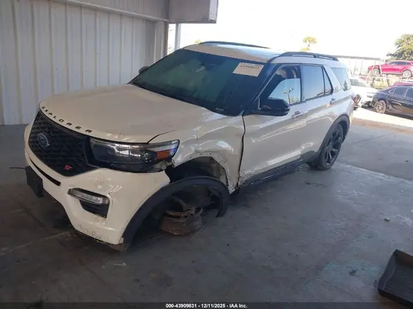 1FM5K8GC4PGB14725 2023 FORD EXPLORER - Image 2