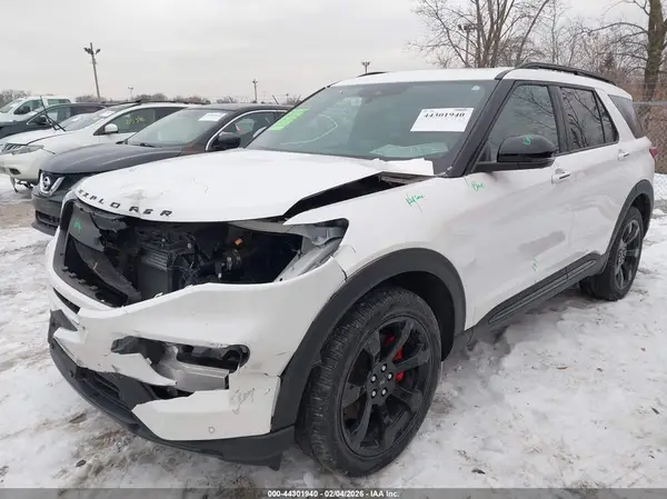 1FM5K8GC9PGA29556 2023 FORD EXPLORER - Image 2