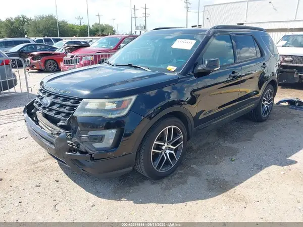 1FM5K8GT0GGB91561 2016 FORD EXPLORER - Image 2