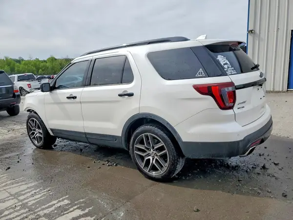 1FM5K8GT0GGC29113 2016 FORD EXPLORER - Image 2