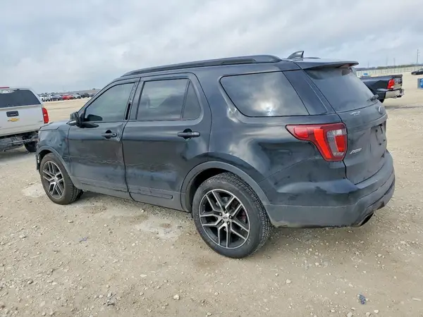 1FM5K8GT0HGA15157 2017 FORD EXPLORER - Image 2