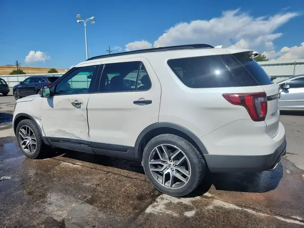 1FM5K8GT0HGA30970 2017 FORD EXPLORER - Image 2