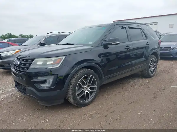 1FM5K8GT0HGC02916 2017 FORD EXPLORER - Image 2
