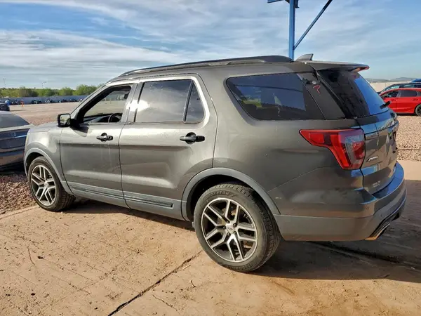 1FM5K8GT0HGC21983 2017 FORD EXPLORER - Image 2