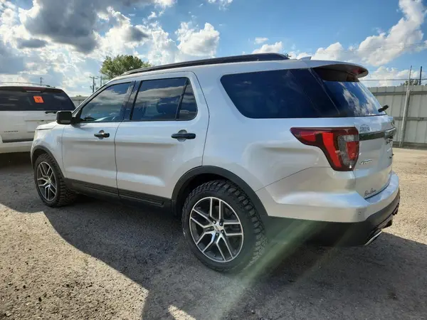 1FM5K8GT0HGC64770 2017 FORD EXPLORER - Image 2