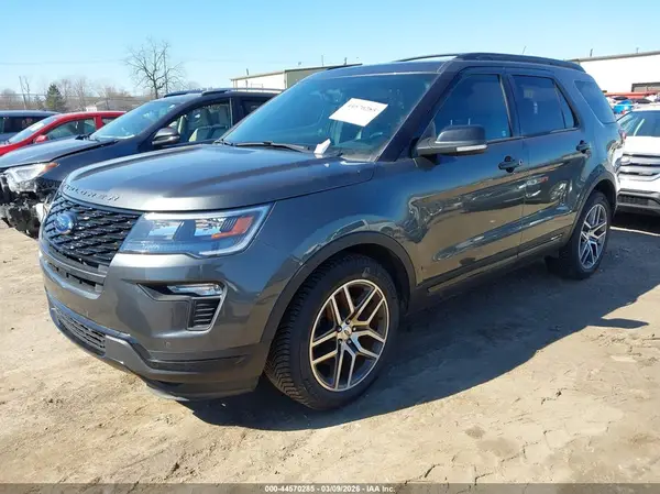 1FM5K8GT0KGB10647 2019 FORD EXPLORER - Image 2