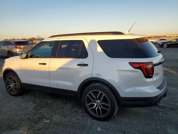 1FM5K8GT0KGB53854 2019 FORD EXPLORER - Image 2
