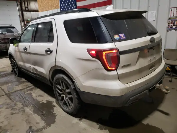1FM5K8GT1GGA10029 2016 FORD EXPLORER - Image 2