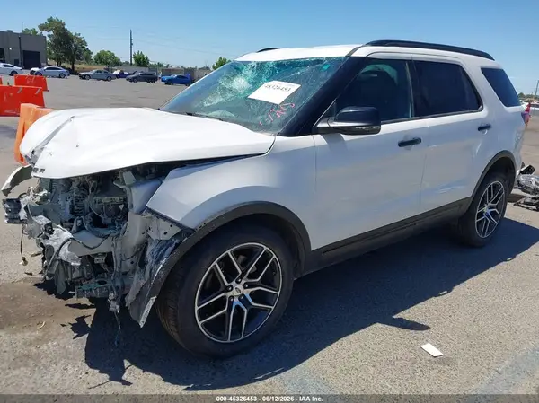 1FM5K8GT1GGA13724 2016 FORD EXPLORER - Image 2