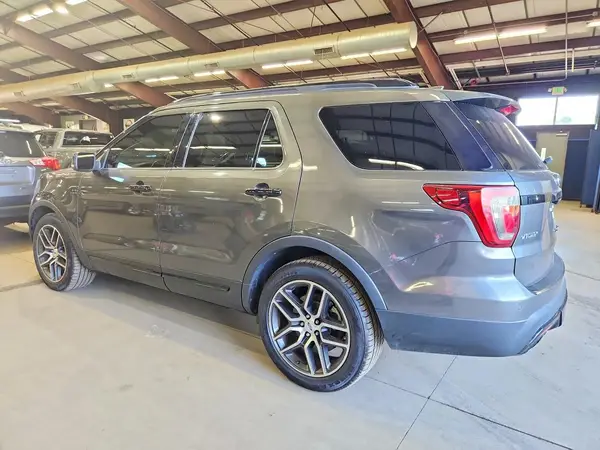 1FM5K8GT1GGA21824 2016 FORD EXPLORER - Image 2
