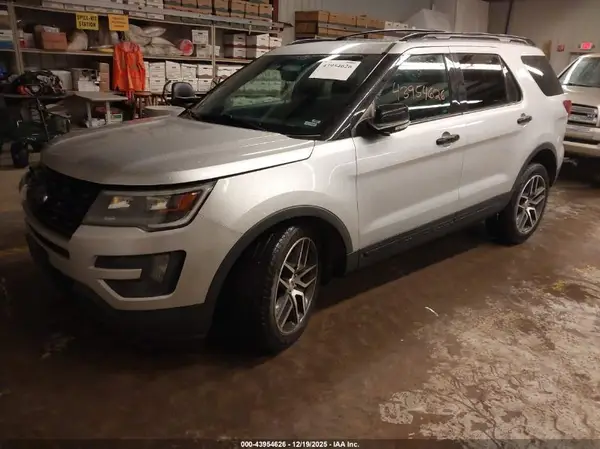 1FM5K8GT1GGA31589 2016 FORD EXPLORER - Image 2