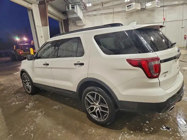 1FM5K8GT1GGA85524 2016 FORD EXPLORER - Image 2