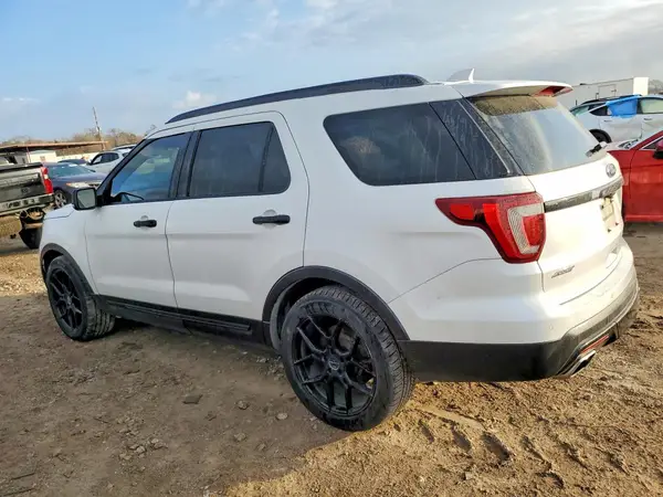 1FM5K8GT1GGB75577 2016 FORD EXPLORER - Image 2