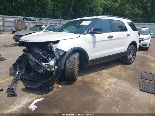 1FM5K8GT1GGC09744 2016 FORD EXPLORER - Image 2