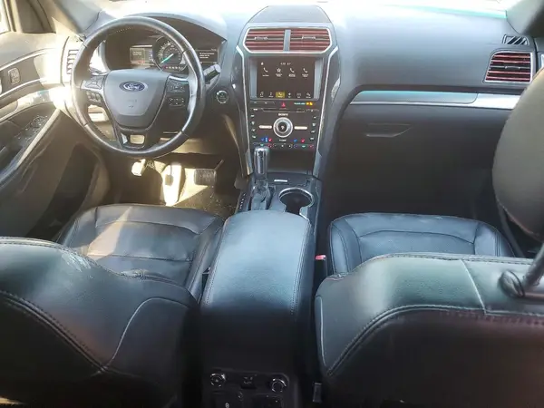 1FM5K8GT1HGA00845 2017 FORD EXPLORER - Image 8