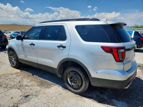 1FM5K8GT1HGA59748 2017 FORD EXPLORER - Image 2
