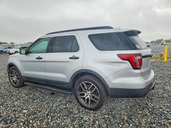 1FM5K8GT1HGB50499 2017 FORD EXPLORER - Image 2