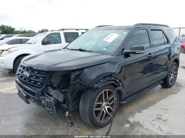 1FM5K8GT1HGC31504 2017 FORD EXPLORER - Image 2