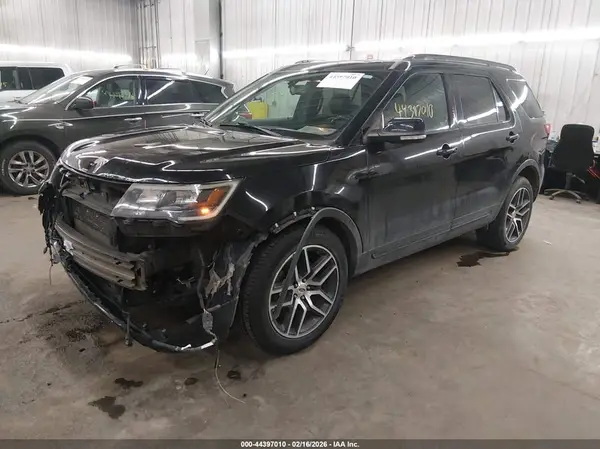 1FM5K8GT1HGC72568 2017 FORD EXPLORER - Image 2