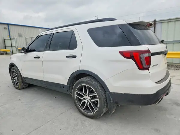 1FM5K8GT1HGE41617 2017 FORD EXPLORER - Image 2