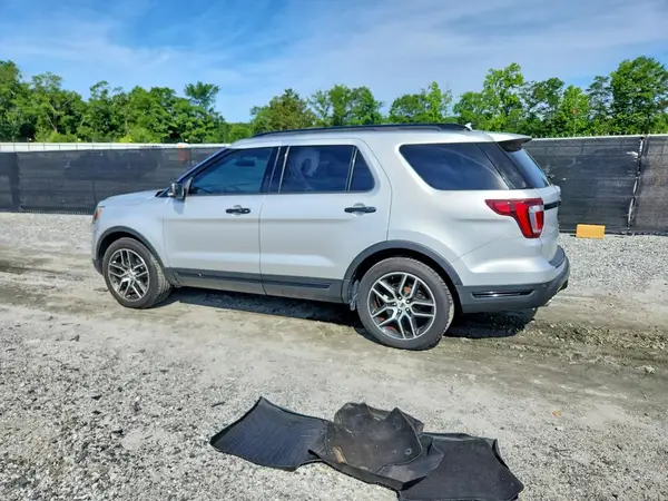 1FM5K8GT1JGA29798 2018 FORD EXPLORER - Image 2