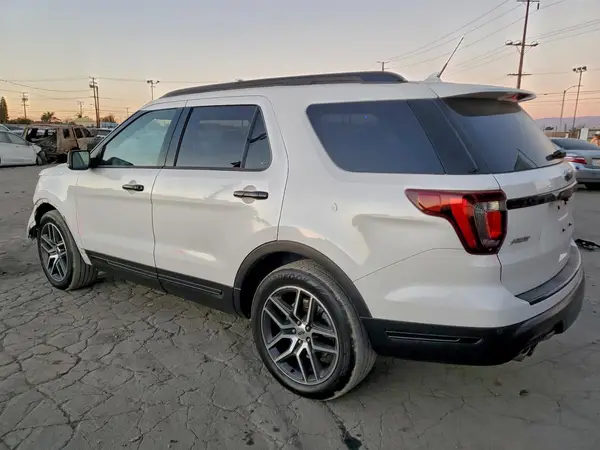 1FM5K8GT1JGB56566 2018 FORD EXPLORER - Image 2