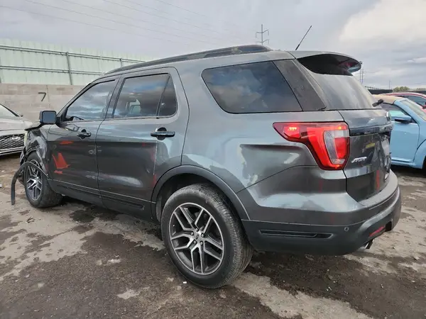 1FM5K8GT1KGA72586 2019 FORD EXPLORER - Image 2