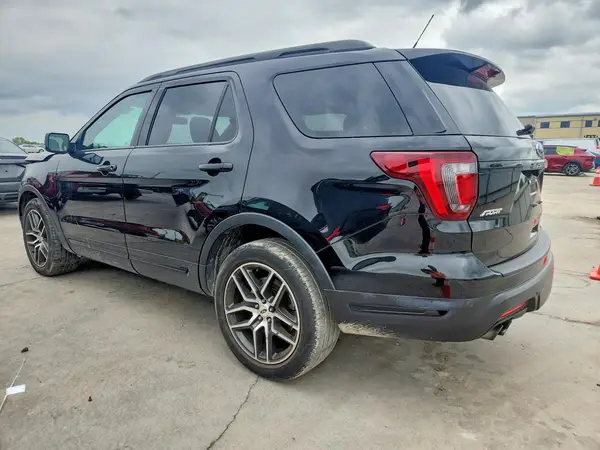 1FM5K8GT1KGB52843 2019 FORD EXPLORER - Image 2
