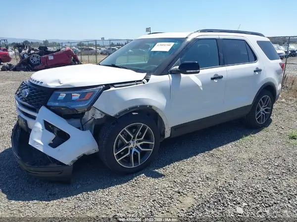 1FM5K8GT1KGB54320 2019 FORD EXPLORER - Image 2