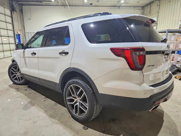 1FM5K8GT2GGB00192 2016 FORD EXPLORER - Image 2