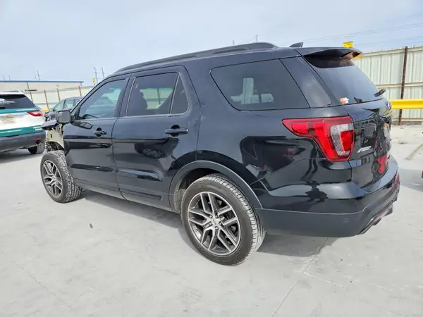 1FM5K8GT2GGC89636 2016 FORD EXPLORER - Image 2