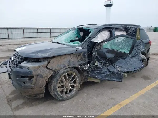 1FM5K8GT2HGA46765 2017 FORD EXPLORER - Image 2