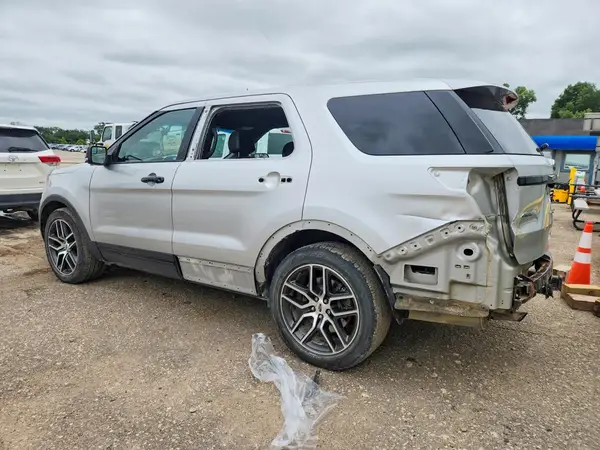 1FM5K8GT2HGC54628 2017 FORD EXPLORER - Image 2