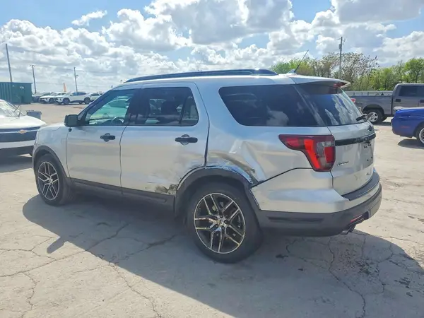 1FM5K8GT2JGA42107 2018 FORD EXPLORER - Image 2