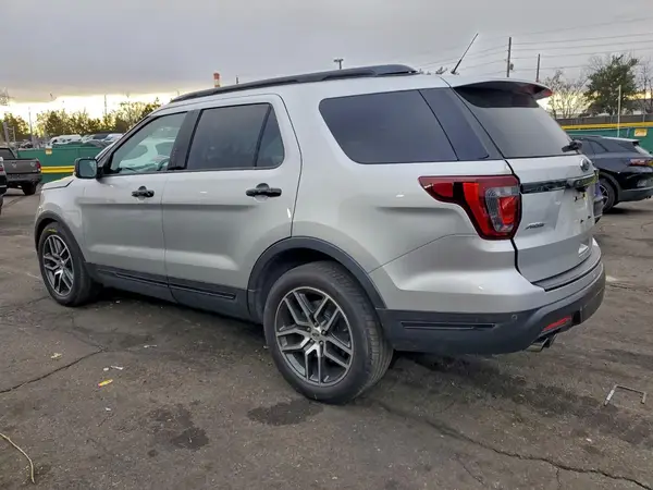 1FM5K8GT2JGB31031 2018 FORD EXPLORER - Image 2