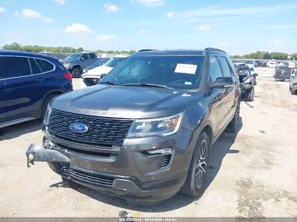 1FM5K8GT2JGB35161 2018 FORD EXPLORER - Image 2
