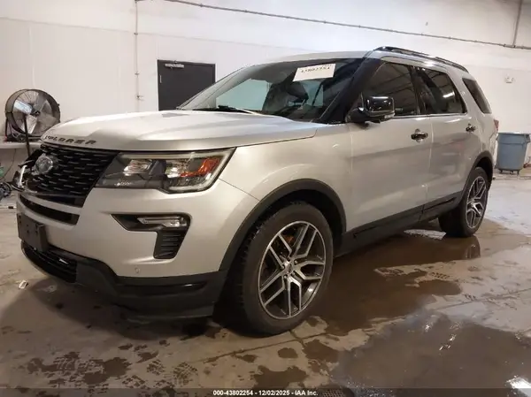 1FM5K8GT2KGB20998 2019 FORD EXPLORER - Image 2