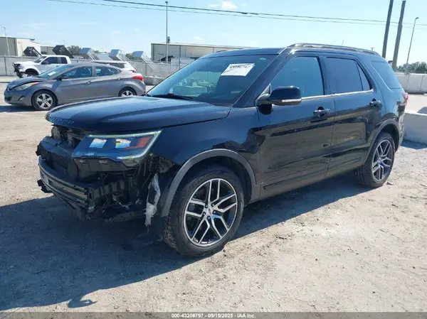1FM5K8GT2KGB35145 2019 FORD EXPLORER - Image 2