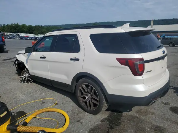 1FM5K8GT3GGB14618 2016 FORD EXPLORER - Image 2