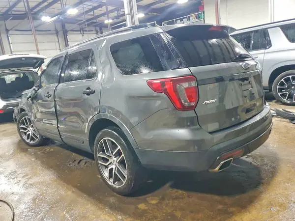 1FM5K8GT3GGB30088 2016 FORD EXPLORER - Image 2